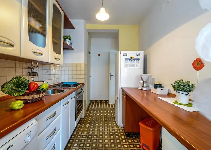 Gorgeous In شقة *