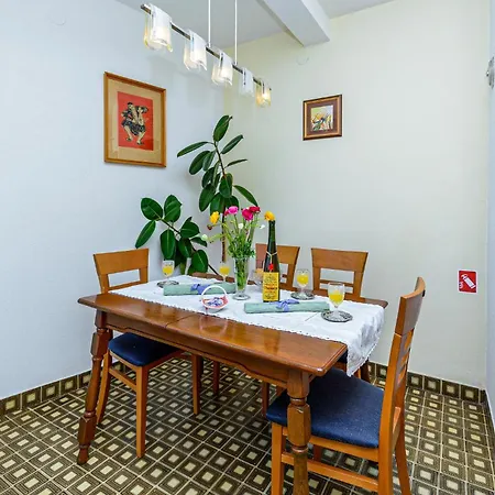 Appartamento Beautiful In With Wifi Ragusa